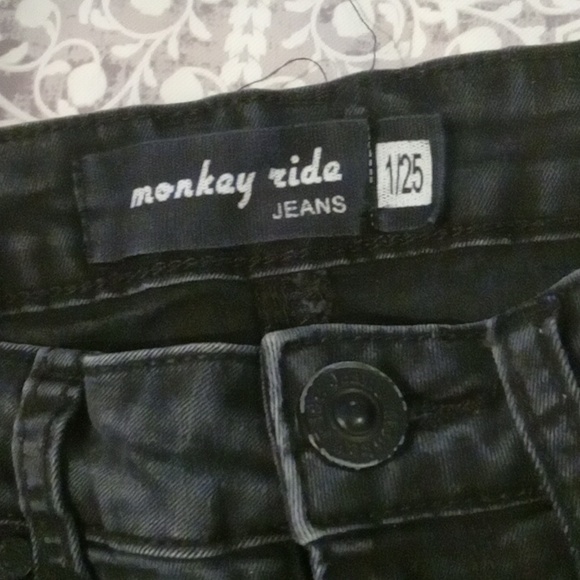 black slightly distressed skinny jeans - Picture 10 of 13